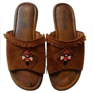 Minnetoka Ladies Slide Sandal